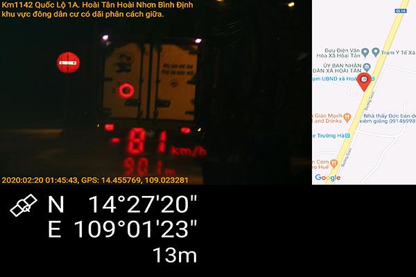 Tài xế phi tốc độ bàn thờ, livestream cù nhầy CSGT trên mạng-2