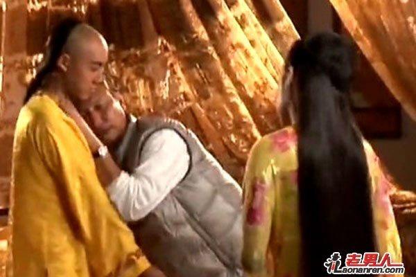 Đạo diễn thị phạm những cảnh ôm hôn, tình cảm trên phim trường-8