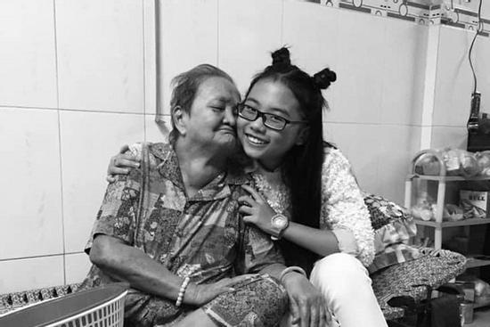 Phương Mỹ Chi buồn khi bà ngoại qua đời