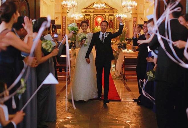 Tóc Tiên - Hoàng Touliver và những hôn lễ bí mật trong showbiz Việt-10