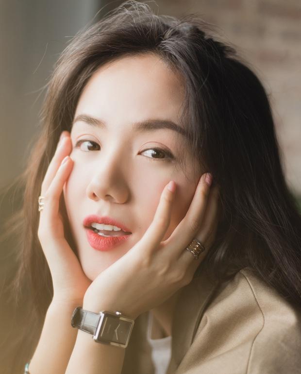 Phương Ly khoe ảnh đeo nhẫn đôi với một người đàn ông che mặt và danh tính chắc chắn sẽ khiến bạn bất ngờ-6