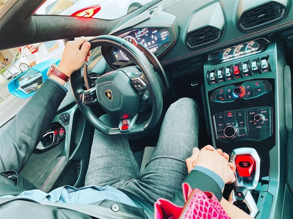 Phạm Hương khoe ảnh ôm ấp hôn phu, dáng dấp không trượt phát nào với đại gia bị đồn thổi-8