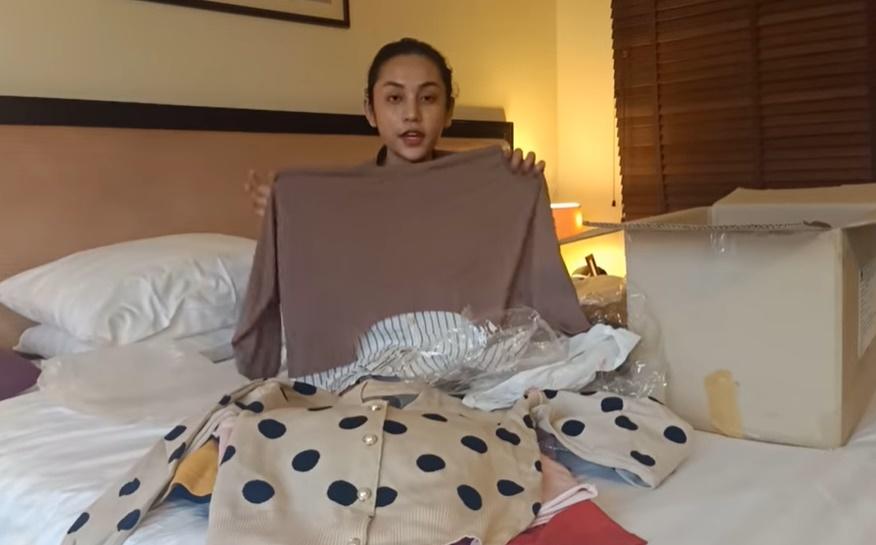 Chẳng phải hàng hiệu đắt đỏ, thánh lô tô Lương Trung Kiên vẫn chiếm sóng với clip đập hộp rẻ như cho-6