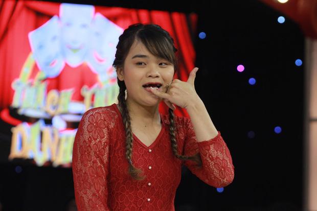 Khoe sương sương hát karaoke, ai cũng thích thú trước ngoại hình thánh sún Ngân Thảo sau khi làm răng-1