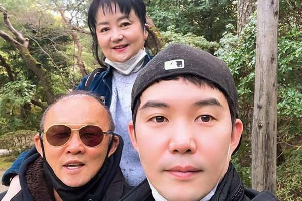 HLV Park Hang Seo vượt qua kiểm tra thân nhiệt tại sân bay Nội Bài-8