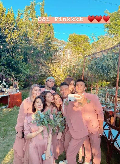 Khách mời quậy banh nóc trong hậu trường đám cưới Tóc Tiên - Hoàng Touliver-4