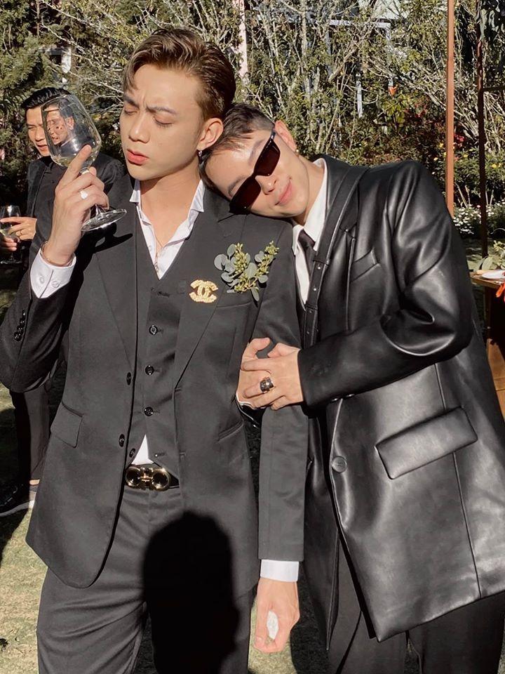 Khách mời quậy banh nóc trong hậu trường đám cưới Tóc Tiên - Hoàng Touliver-13