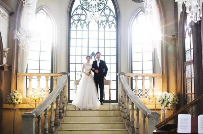 Hoãn lịch cưới để chống dịch Covid-19, thiệp chưa kịp gửi bác sĩ Vũ Hán đã qua đời trong sự tiếc thương của mọi người-4