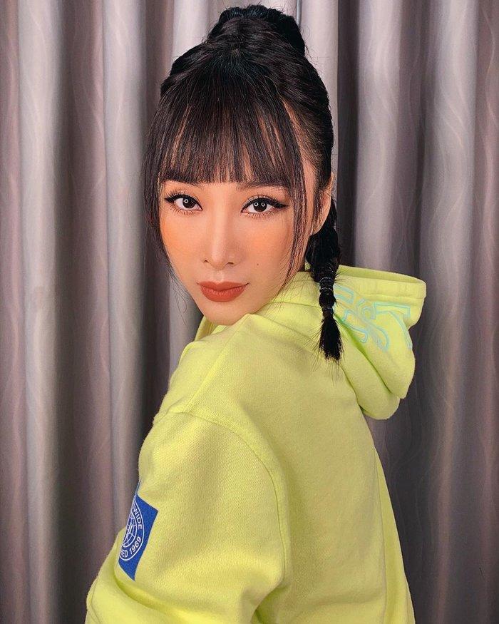 Đặng Thu Thảo tái xuất xinh tươi trong khi vợ Duy Mạnh để mặt mộc như bà thím-6