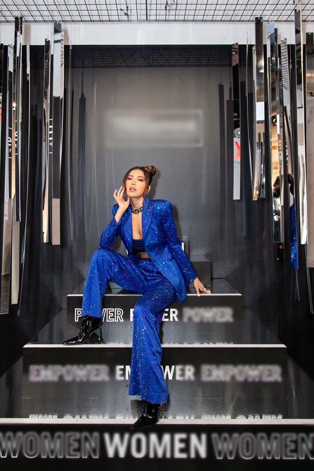 Hòa Minzy khoe dáng thon gọn sau sinh - Châu Bùi lên đồ chất lừ chẳng thua mỹ nhân quốc tế-2