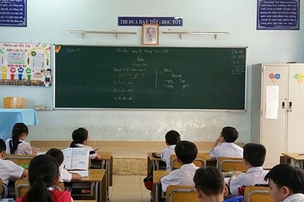 Nghỉ học dài ngày, thầy cô đến tận nhà học sinh kiểm tra bài vở đột xuất: Có em vẫn ngủ hoặc xem ti vi-2