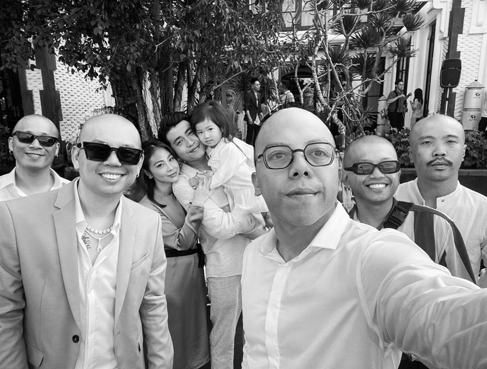 Hết hồn với Hoàng Touliver: Vừa xong đám cưới với Tóc Tiên liền cạo đầu dàn anh em chí cốt-5