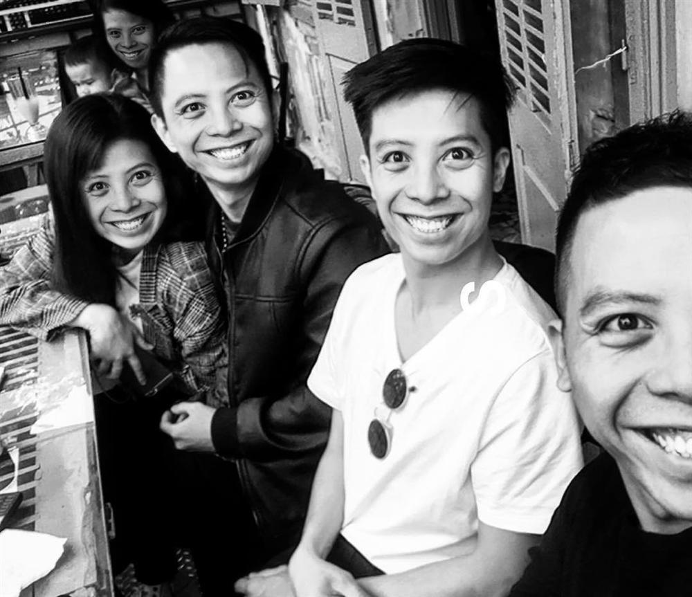 Hết hồn với Hoàng Touliver: Vừa xong đám cưới với Tóc Tiên liền cạo đầu dàn anh em chí cốt-12