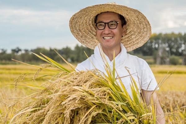 Bị chỉ trích không đeo khẩu trang hẹn hò với Hoắc Kiến Hoa, Lâm Tâm Như vẫn vui vẻ tụ tập bạn bè trong tình hình dịch bệnh diễn biến khó lường-4