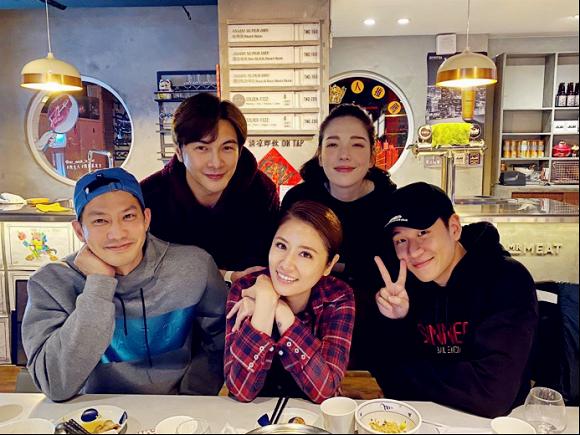 Bị chỉ trích không đeo khẩu trang hẹn hò với Hoắc Kiến Hoa, Lâm Tâm Như vẫn vui vẻ tụ tập bạn bè trong tình hình dịch bệnh diễn biến khó lường-2