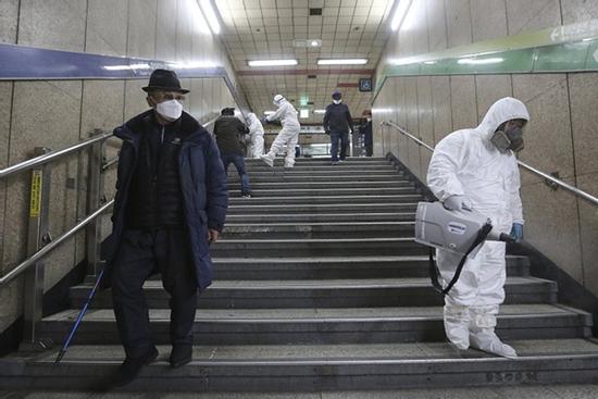 Ca nhiễm tăng chóng mặt, Hàn Quốc thành mặt trận mới chống Covid-19