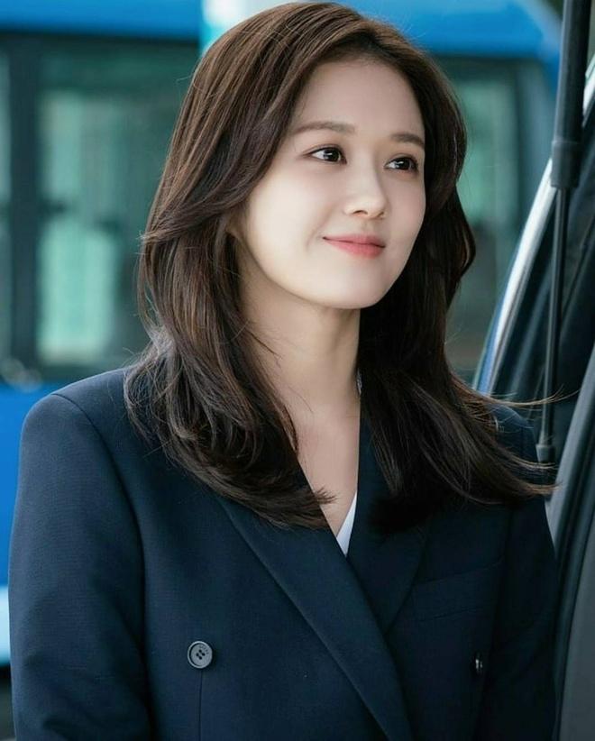 Jang Nara đã làm gì để trông trẻ hơn hẳn dàn diễn viên cùng tuổi 38?-2