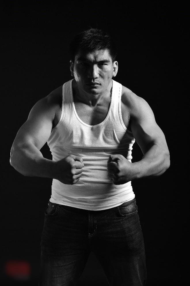 Ngất ngây màn đấu võ 1 chọi 7 của HHen Niê chỉ sau 1 tuần tập luyện-5