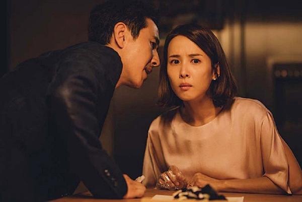 Theo đạo diễn Bong Joon Ho của phim, đây là cảnh phim bộc lộ bản chất phân biệt giàu nghèo của tầng lớp thượng lưu với những người nghèo trong xã hội. Qua đoạn hội thoại của hai vợ chồng ông chủ nhấn mạnh về "cái mùi" của sự nghèo hèn đã đẩy xung đột giữa hai tầng lớp người trong xã hội lên mức độ cao trào.