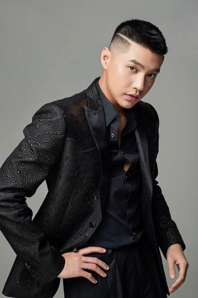 Nam ca sĩ cũng chú trọng ăn mặc trẻ trung, tươi mới nhưng không kém phần sang trọng và không nhàm chán. Anh thường diện các bộ suit kết hợp cùng áo sơ mi và quần âu khi đi sự kiện, đi diễn hoặc xuất hiện trên truyền hình.
Noo cho biết anh không cầu kỳ trong ăn mặc. Anh thích những trang phục đơn giản, thoải mái khi dạo phố hoặc đi chơi cùng bạn bè. Màu sắc và cách kết hợp trang phục sẽ tùy thuộc vào tâm trạng của nam ca sĩ.