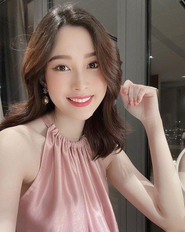 Đặng Thu Thảo tái xuất xinh tươi trong khi vợ Duy Mạnh để mặt mộc như bà thím-5