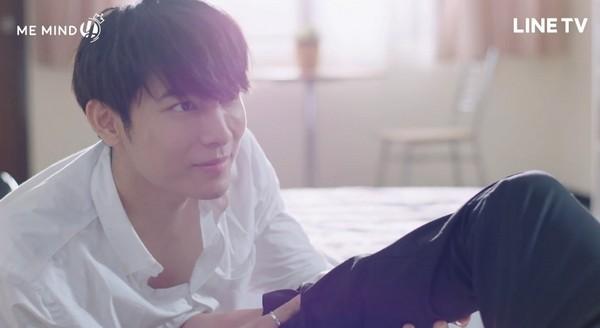 Cảnh hôn mắt cá chân của cặp đôi đam mỹ nổi tiếng Thái Lan đoạt giải thưởng lớn-4