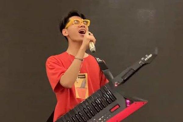 Sẽ ra sao nếu K-ICM trở thành ca sĩ?-1