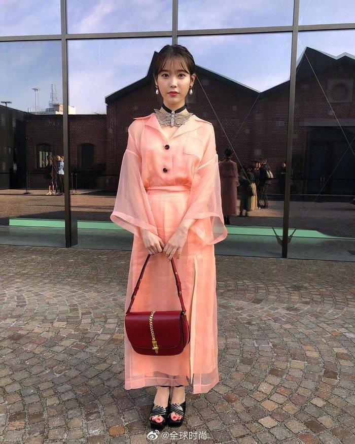 Mặc váy hàng hiệu xa xỉ, IU bị Knet chê bai còn thua mặc đồ rẻ tiền-1