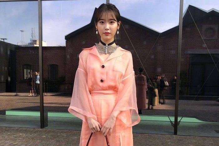 IU bị chê kém xa các đại sứ khác của Gucci?-4