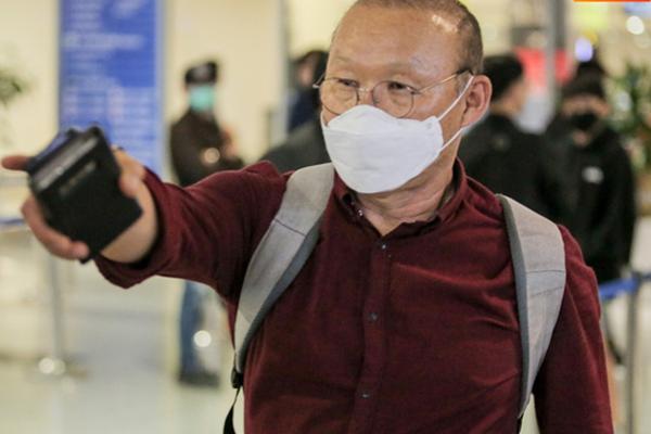 Sau 2 năm làm việc ở Việt Nam, HLV Park Hang-seo cùng vợ đi mua nhà riêng ở Mỹ Đình-4