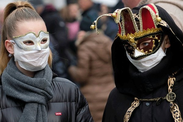 Ca nhiễm virus tăng từ 5 lên 152 sau một cuối tuần, Italy hủy carnival