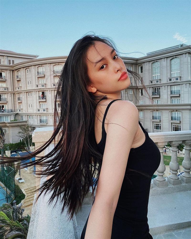 Hoa hậu Tiểu Vy nhận cái kết không thể đắng hơn khi catwalk trong gió lớn-3