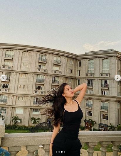 Hoa hậu Tiểu Vy nhận cái kết không thể đắng hơn khi catwalk trong gió lớn-5