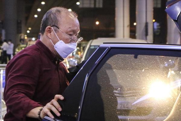 Dân mạng bắt quả tang thầy Park giản dị, dẫn vợ đi ăn lẩu bình dân Việt Nam-6