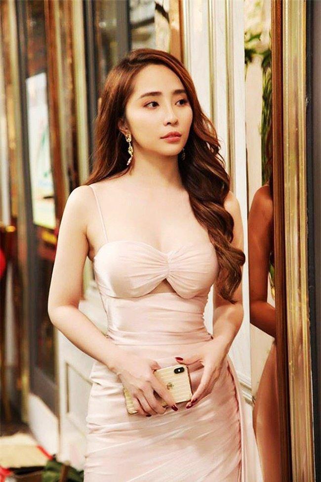 Mỹ nhân Việt cư xử ra sao khi bị khán giả nhắn tin chửi khiếm nhã thẳng mặt?-2