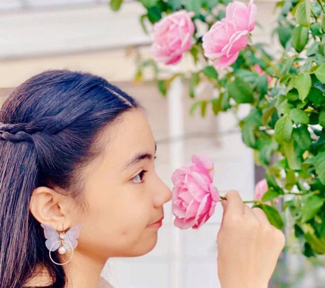 Lâu lâu mới lên sóng, con gái MC Quyền Linh làm ai cũng chú ý với thần thái đúng chuẩn mỹ nhân-2