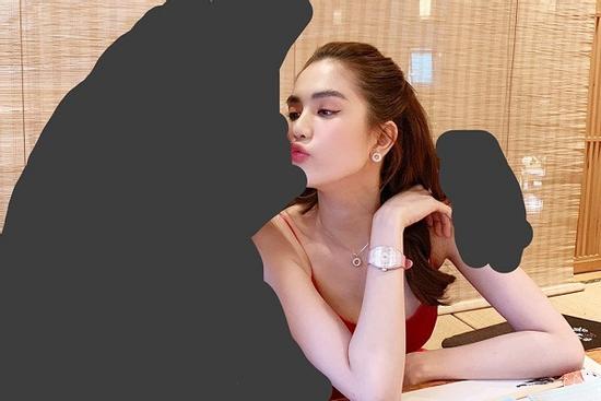 Khoe người yêu mới nhưng bôi đen không hở chỗ nào, Ngọc Trinh khiến dân mạng 'nhìn mà tức'