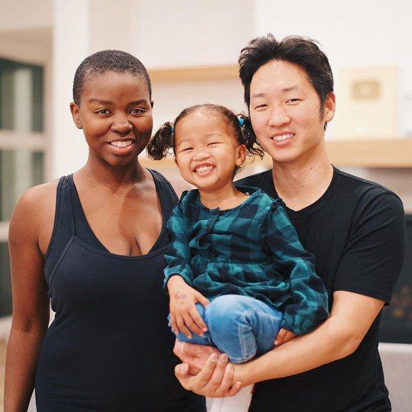 Cô gái gốc Phi 2 đời chồng, 4 con riêng lấy được trai tân, cưới xong kiếm 33 triệu/ngày-7