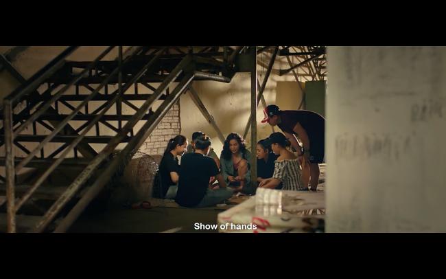 Khả Như chơi bài bị bắt, Kiều Minh Tuấn mang tiền đến chuộc vợ hờ-2