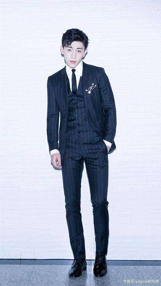 Những nam thần Cbiz sở hữu cơ thể tỉ lệ vàng, chân dài miên man khiến chị em mê mẩn-7