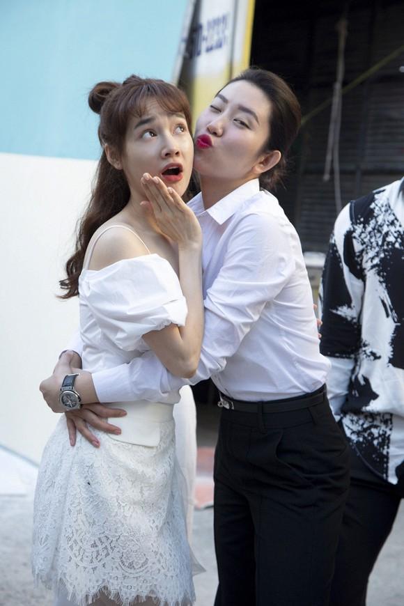 Nhã Phương mất điểm nhan sắc vì thân hình gầy gò, đầu gối củ lạc-1