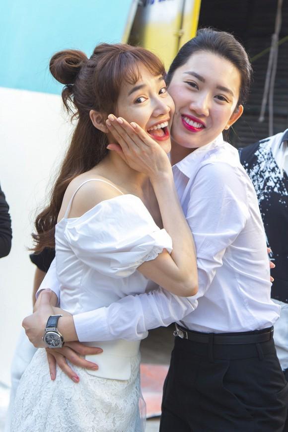 Nhã Phương mất điểm nhan sắc vì thân hình gầy gò, đầu gối củ lạc-2