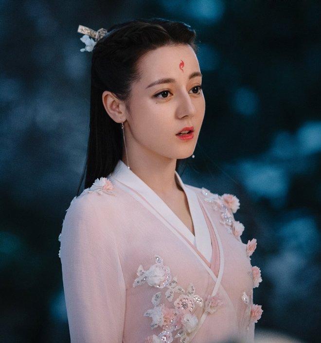 Vì sao Dương Mịch chỉ mất vài phút đã át vía người đẹp Tân Cương Địch Lệ Nhiệt Ba?-2