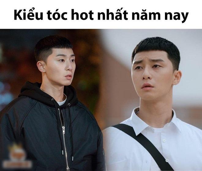 Đặc biệt, kiểu tóc ngố tàu của nam chính lại trở thành mẫu tóc hot nhất những ngày qua khi được giới trẻ rủ nhau đi cắt ầm ầm.