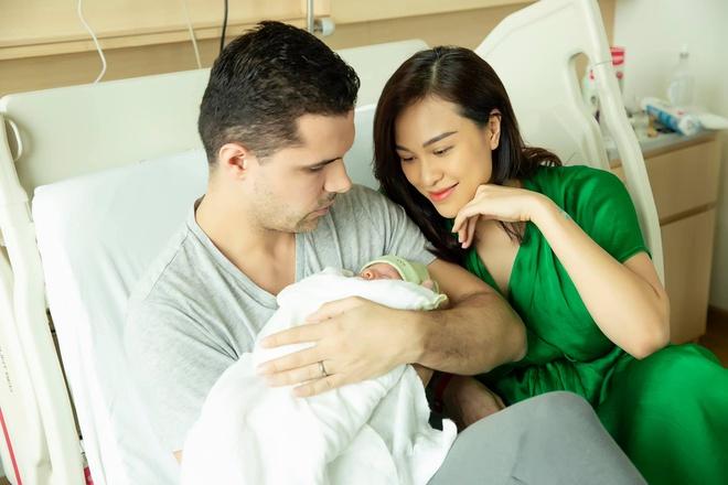 Sinh con được 3 tháng, MC Phương Mai múa cột với tạo dáng khiến mẹ bỉm sữa chóng mặt-5