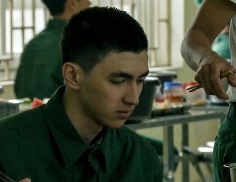 Tóc húi cua của nam thần Itaewon Class phủ sóng Vbiz: Đến Trường Giang còn chiều vợ học theo-6