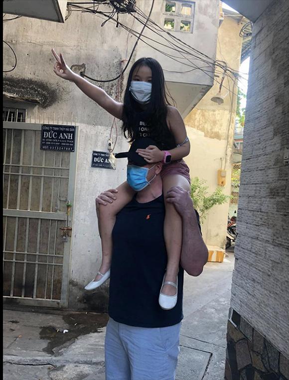 Vợ cũ MC Thành Trung hạnh phúc vì con gái yêu quý bạn trai mới như người thân trong gia đình-3