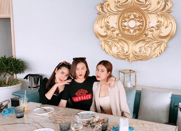 Lưu Hương Giang, Hoàng Thùy Linh và Lã Thanh Huyền hiếm hoi chung khung hình: Đều ngoài 30 vẫn đẹp ngất ngây-1