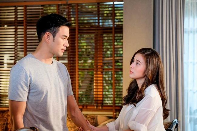 Về nhà bất chợt lúc sáng sớm, chồng lần theo sự tĩnh lặng đến khó hiểu rồi xem được cảnh tượng oái oăm trong phòng ngủ-2