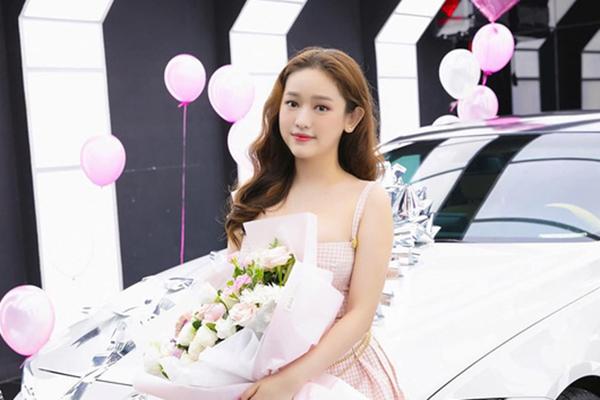 Mặc kệ dư luận như Thúy Vi mà cũng có lúc phải kêu cứu vì bị mạt sát online, body shaming liên tục trên tất cả bài đăng-7